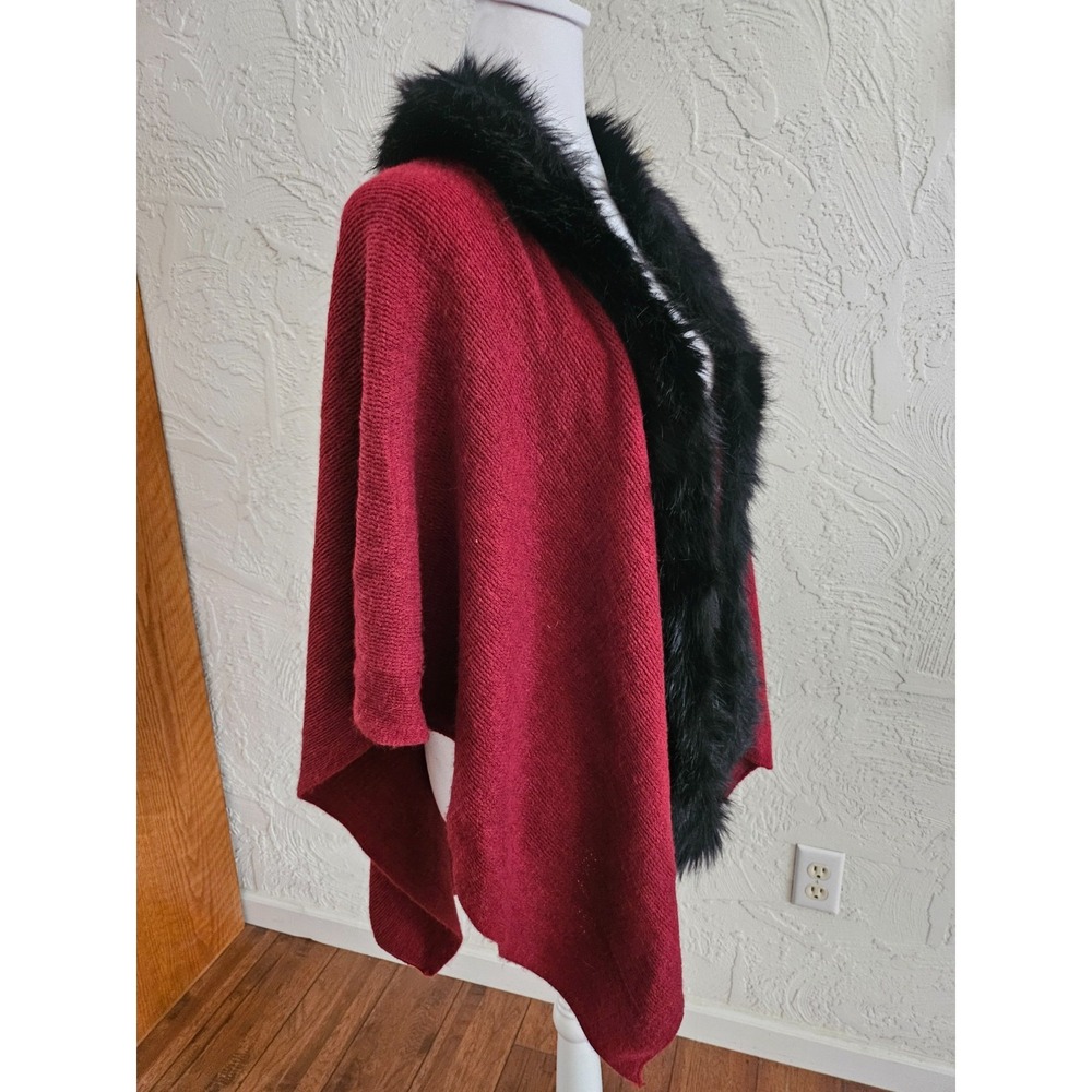 Guess Cape Coat Women One‎ Size Poncho Burgandy Red Black Faux Fur Collar